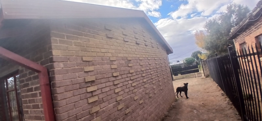 2 Bedroom Property for Sale in Botshabelo Free State